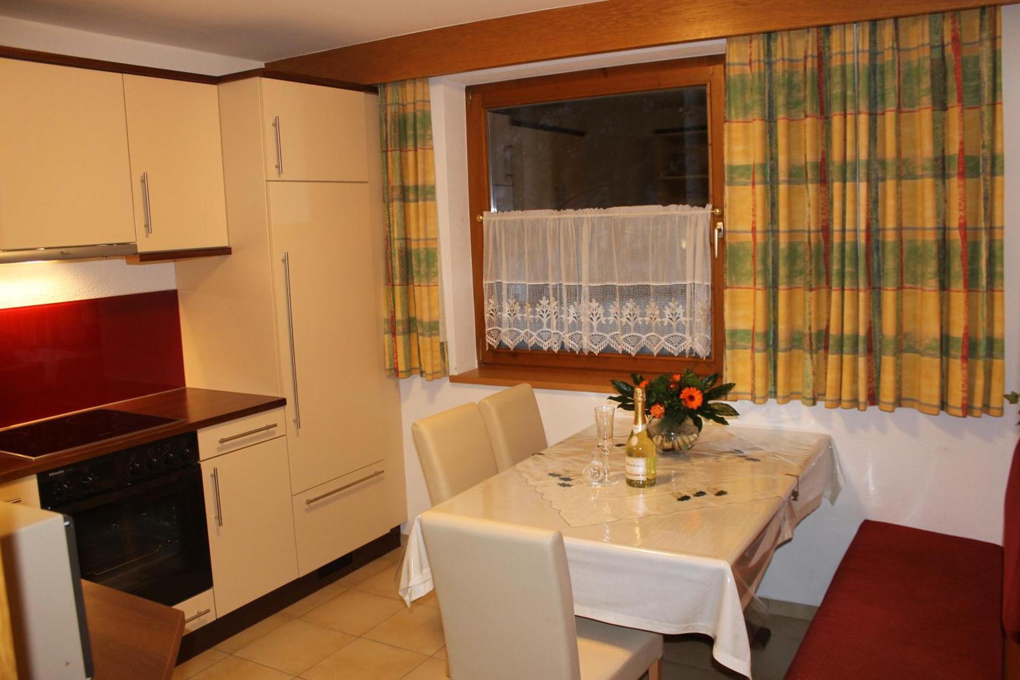 Appartements Zerzer Ried im Oberinntal Rom bilde